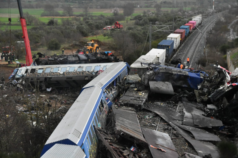 Πάνω από 10 Τρικαλινοί και Καλαμπακιώτες στο τρένο – Φόβοι για τα χειρότερα