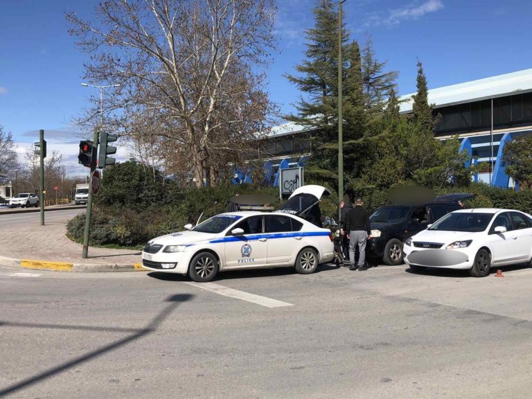 Επεισόδια και προσαγωγή ανήλικων σε σχολικό αγώνα στη Λάρισα (φωτό)