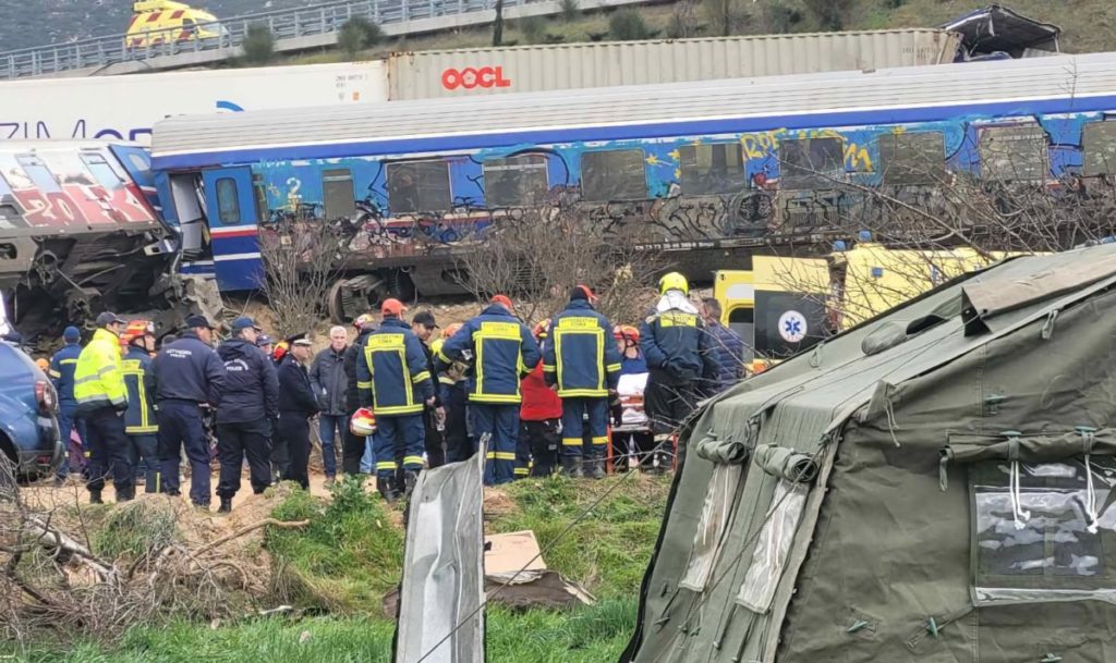 Απίστευτο: 90χρονος υπέβαλε μήνυση γιατί ο στρατός και η πολιτική προστασία του ...πάτησαν το χωράφι στην τραγωδία των Τεμπών!