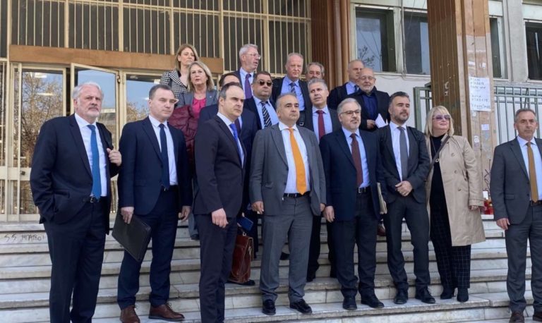 Οι Δικηγορικοί Σύλλογοι «μπαίνουν» στην υπόθεση των Τεμπών (φωτό – βίντεο)