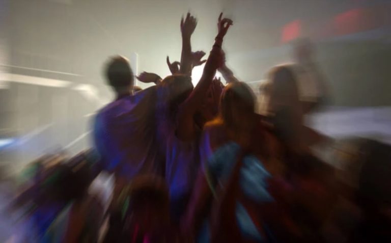 Λάρισα: Το… ξεσάλωμα φοιτητών σε διαμέρισμα, η αστυνομία και οι ανάστατοι γείτονες!