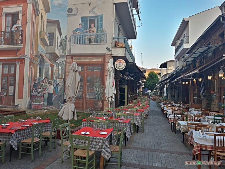 Πήραν φωτιά τα τηλέφωνα στα Μανάβικα για ένα τραπέζι την 25η Μαρτίου