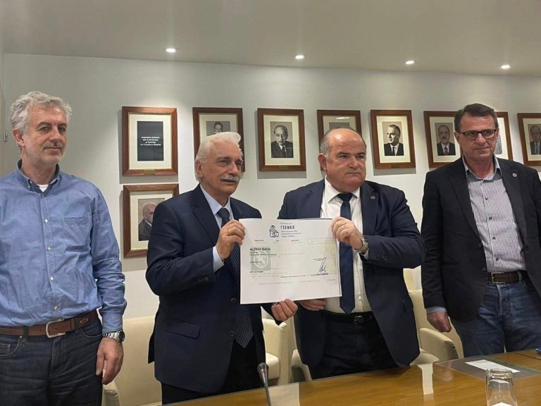 Στη σωστή πλευρά της κοινωνίας ο Βαγγέλης Αγγελάκης!