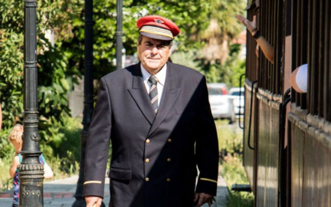 Όλο το ίντερνετ χειροκροτεί τον επί 40 χρόνια σταθμάρχη του Βόλου, είπε επιτέλους αυτό που έπρεπε να πει κάποιος