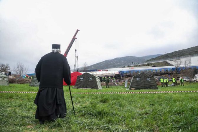 Τραγωδία στα Τέμπη: Μνημόσυνο την Κυριακή σε όλες τις εκκλησίες της Ελλάδας