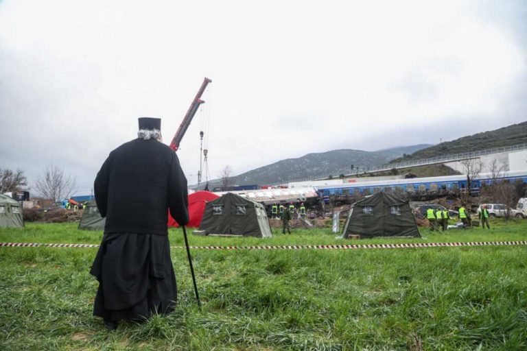 Τραγωδία στα Τέμπη: Μνημόσυνο την Κυριακή σε όλες τις εκκλησίες της Ελλάδας
