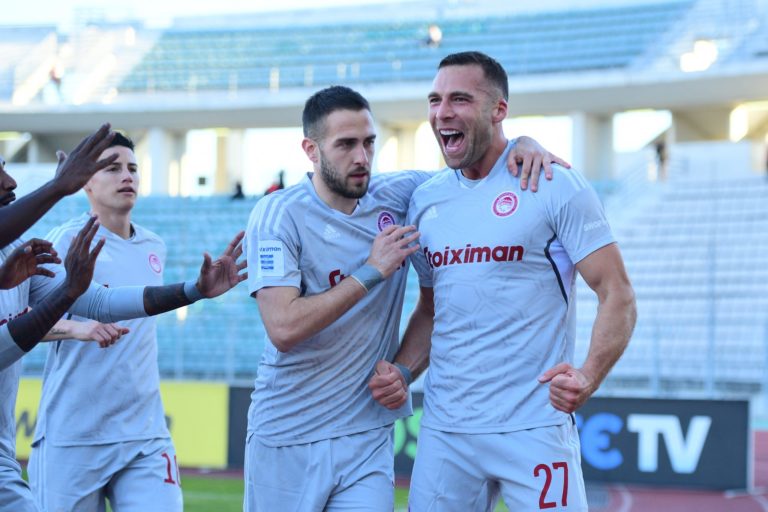 Στο πάρτι του Βόλου, «κέρασε» ο Φορτούνης