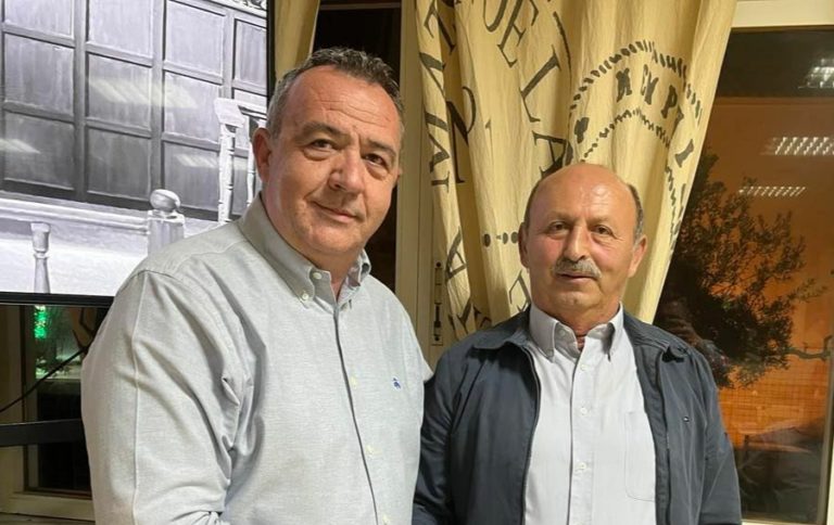 Υποψήφιος με τον Θεόδωρο Χήρα και ο Θεόδωρος Μπουραζάνας