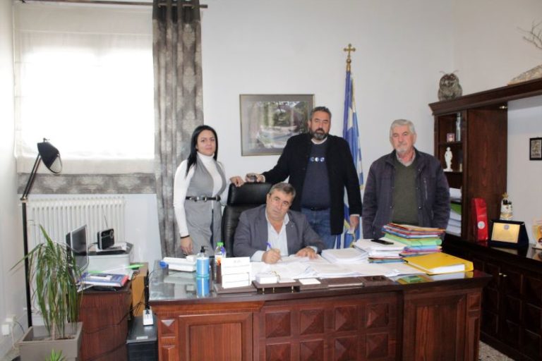 Συντήρηση οδοποιίας στους Γόμφους