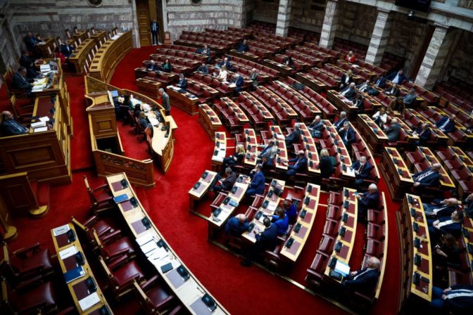 Απίθανες παραγγελίες στο εστιατόριο της Βουλής - Από μοσχάρι με σαρδέλες μέχρι μακαρόνια με ψάρι