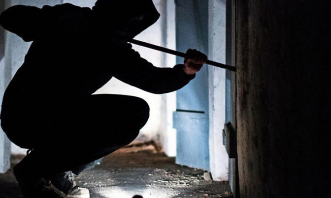 Είχαν «ρημάξει» σπίτια στα Τρίκαλα