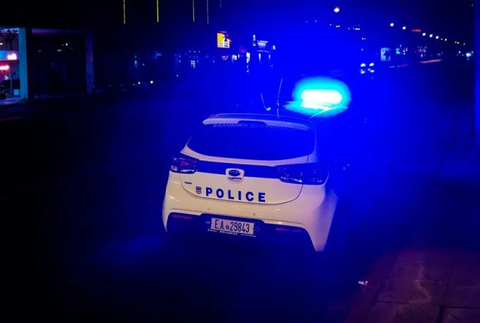 Εκτός δρόμου αυτοκίνητο στα Μετέωρα (φωτό)