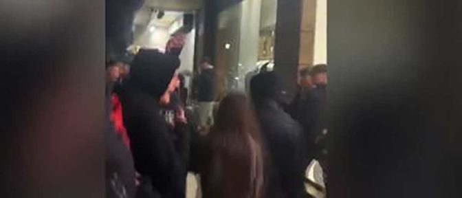 Βίντεο - σοκ: Άγριος καβγάς κοριτσιών σε live μετάδοση στο Tik Tok