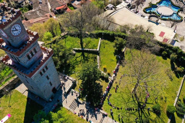 Παιχνίδι και θέατρο στο ρολόι του Φρουρίου από το ΚΔΑΠ Ομόνοια στα Τρίκαλα