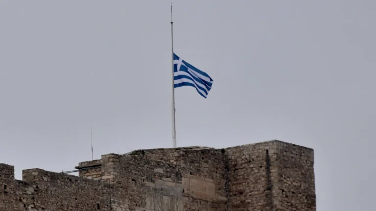 Εθνικό πένθος: Τι σηματοδοτεί, τι ισχύει και οι φορές που έχει κηρυχθεί στην Ελλάδα
