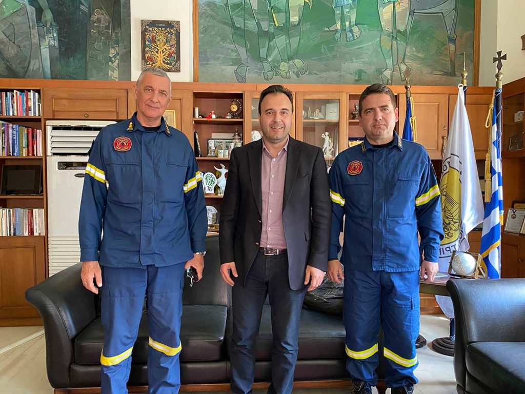 Στον Δήμαρχο Τρικκαίων νέοι διοικητές πυροσβεστικών υπηρεσιών