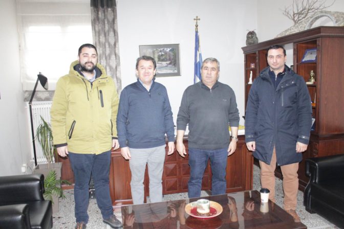 Στον Δήμαρχο Πύλης ο Πρόεδρος των Υδραυλικών Τρικάλων