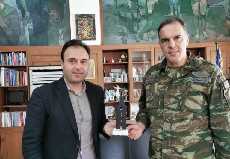 Στον Δήμαρχο Τρικκαίων ο νέος διοικητής της ΣΜΥ