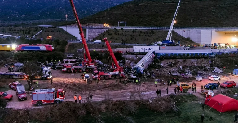Συλλυπητήρια και εκκλήσεις για αιμοδοσία από συλλόγους των Τρικάλων