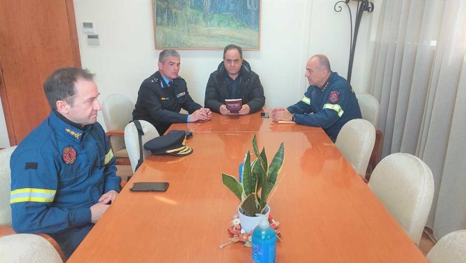 Εθιμοτυπική επίσκεψη στο Δήμαρχο Καρδίτσας του περιφερειακού διοικητή Θεσσαλίας