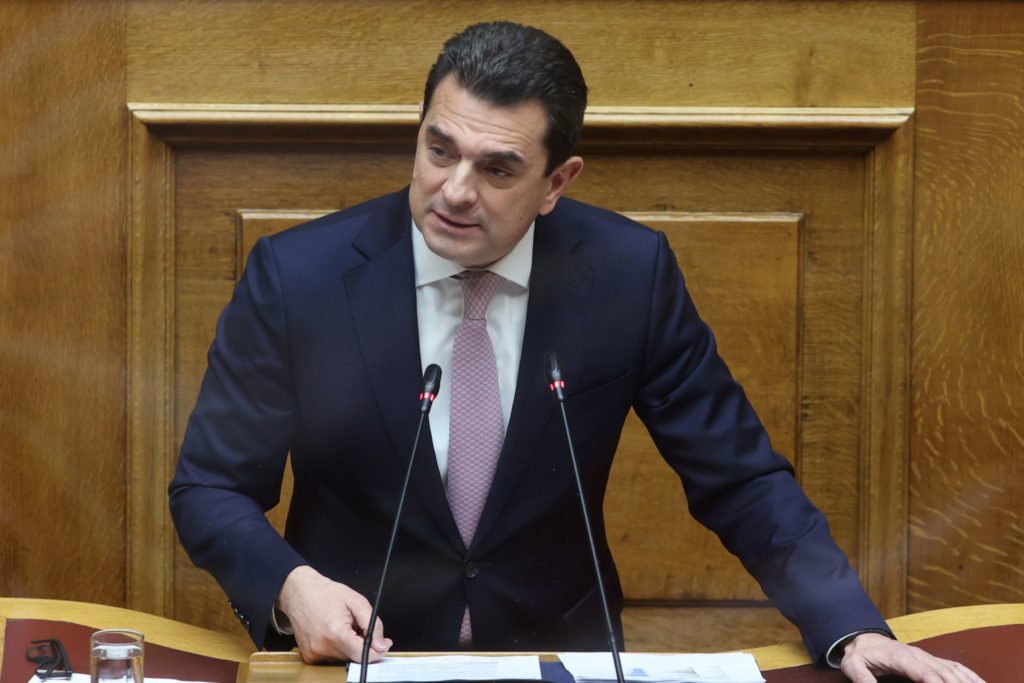 Πολλαπλά τα οφέλη από το πρόγραμμα «ανακυκλώνω – αλλάζω θερμοσίφωνα» υπογραμμίζει ο Κώστας Σκρέκας
