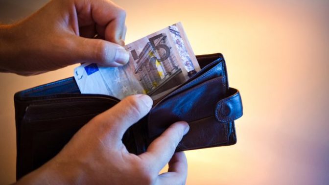 Ποιοι θα «δουν» λεφτά μέχρι τις 24 Μαρτίου