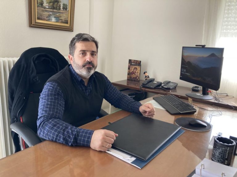 Τρίκαλα: Επιστράφηκαν στον κάτοχό τους τα χρήματα που βρέθηκαν σε σχολείο