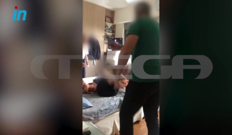 Άγριος ξυλοδαρμός ηλικιωμένων από τον γιο τους – Συγκλονίζει το βίντεο