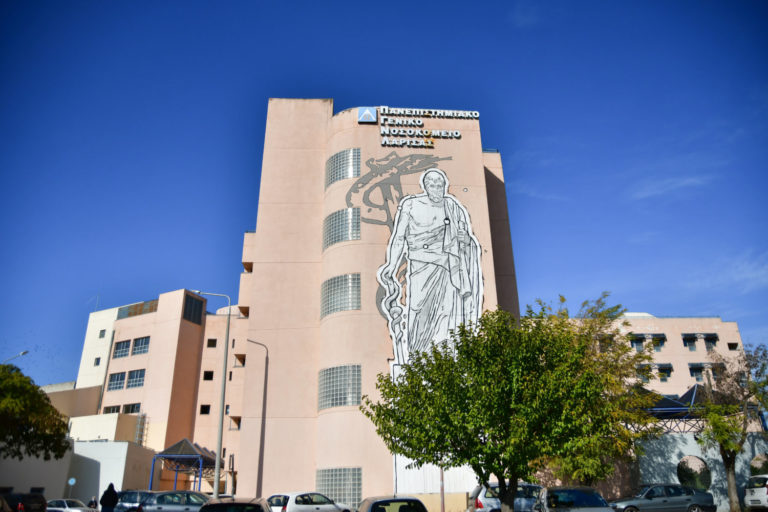 Λάρισα: Διασωληνώθηκε ο νεαρός ποδηλάτης που παρασύρθηκε από αυτοκίνητο