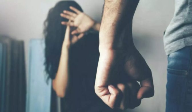 Βόλος: Ξυλοφόρτωσε την κόρη του γιατί έγινε μουσουλμάνα!