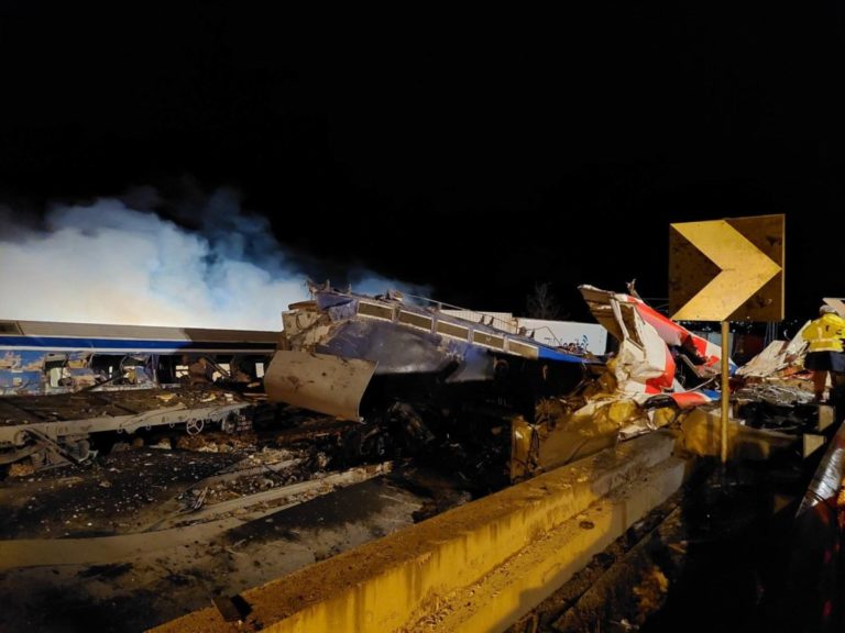 Τέμπη: Τι εντόπισε η «αυτοψία» των συγγενών