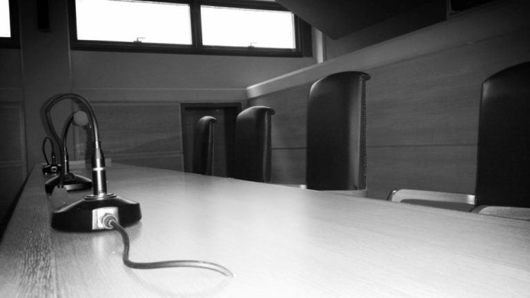 Λάρισα: Τη σκότωσε και μετά πουλούσε την περιουσία της