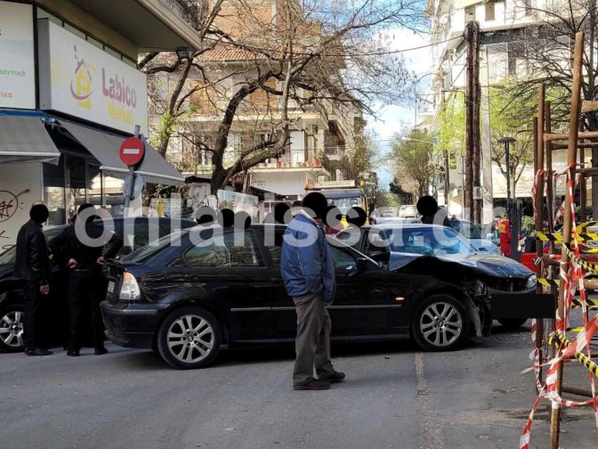 Λάρισα: Τροχαίο με 3 τραυματίες