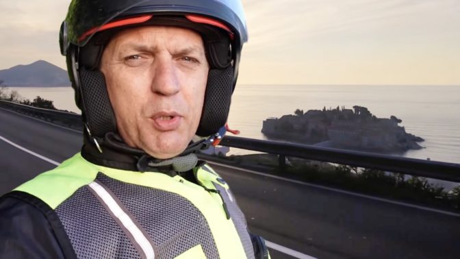Λαρισαίος youtuber ξεκίνησε για το γύρο της Ισπανίας έως Μαρόκο με.. μηχανάκι!