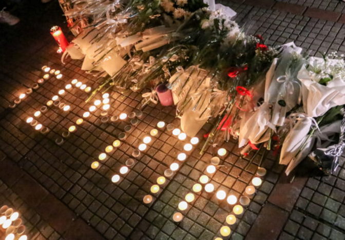 Τέμπη: Το συγκινητικό τραγούδι μαθητών για τα θύματα της τραγωδίας (video)