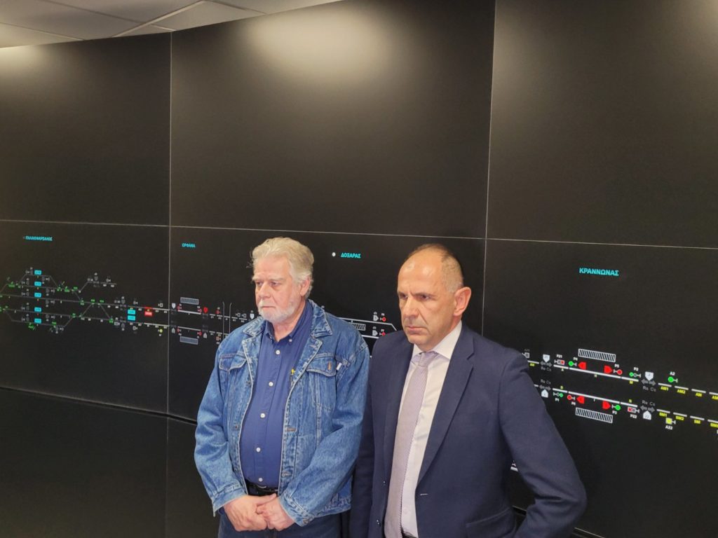 Στη Λάρισα ο Γεραπετρίτης: Επιθεωρεί τις εργασίες στο Κέντρο Τηλεδιοίκησης του ΟΣΕ (φωτο – βίντεο)