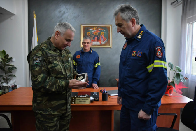 Επίσκεψη του Αρχηγού της Πυροσβεστικής στη Λάρισα (φωτό - βίντεο)