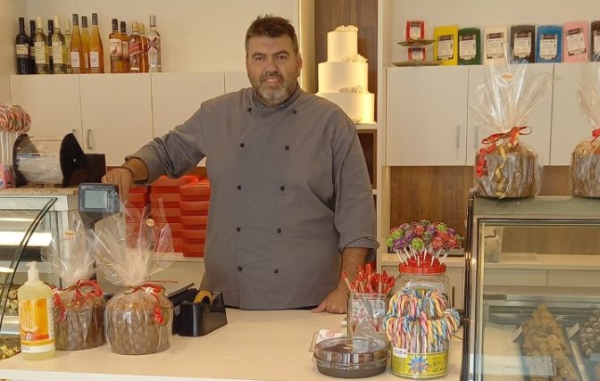 Αυξημένη η κίνηση σε ζαχαροπλαστεία και φούρνους ενόψει Πάσχα!