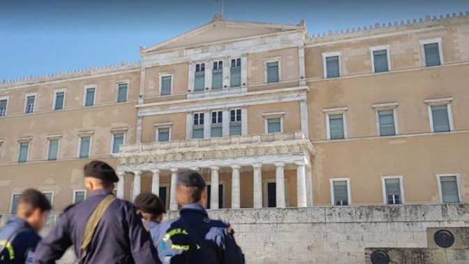 Ονειρεύονται …υπουργιλίκι και τάζουν θεσούλες σε αστυνομικούς!