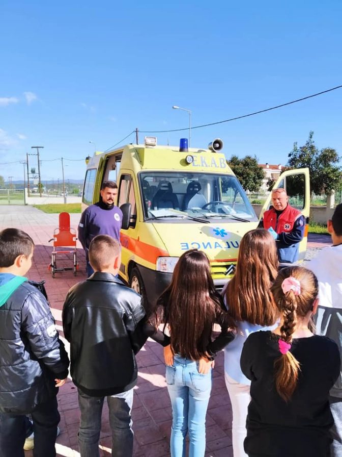Μικροί μαθητές μαθαίνουν να σώζουν ζωές!