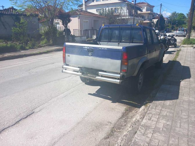 Τρίκαλα: Απομακρύνθηκε το όχημα στην Αρριανού