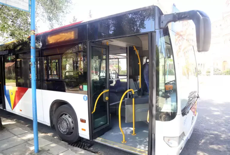 Ξυλοκόπησαν άγρια οδηγό λεωφορείου στη Θεσσαλονίκη