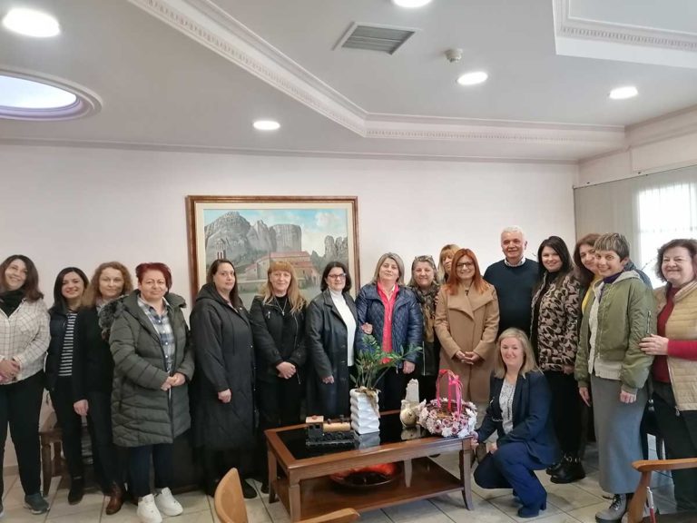 Τα κάλαντα του Λαζάρου από εργαζόμενες άκουσε ο Δήμαρχος Μετεώρων