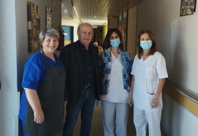 Ο Χρήστος Σιμορέλης στο Θεραπευτήριο Χρονίων Παθήσεων