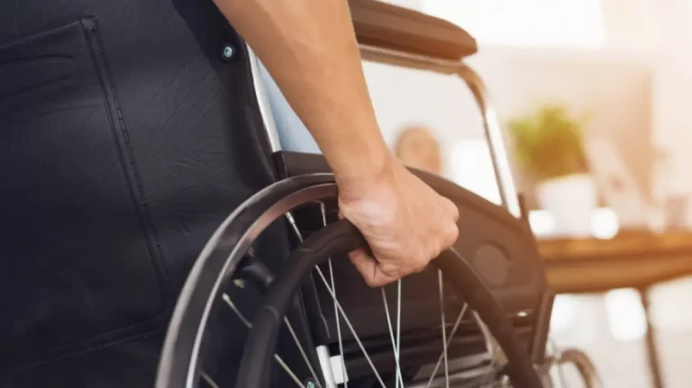 Ξεκίνησε η εφαρμογή του Προσωπικού Βοηθού για άτομα με αναπηρία