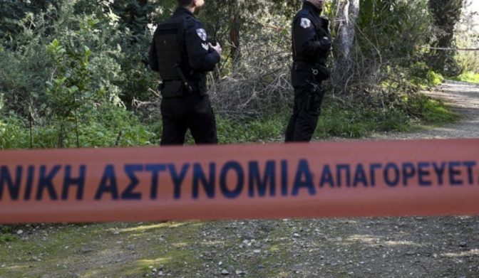Σοκ στην Πρέβεζα: Έβαλε στο αυτοκίνητο γυναίκα και παιδί και το έριξε σε χαράδρα