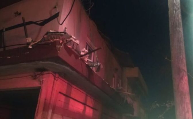 Άκουσαν ένα θόρυβο, άνοιξαν την μπαλκονόπορτα και… έλειπε το μπαλκόνι! (φωτό)