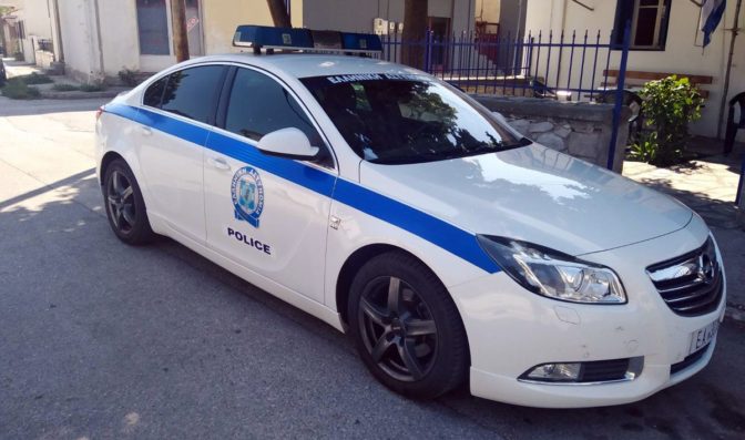 Ποιοι και γιατί σχίζουν τις αφίσες στην Οιχαλία;