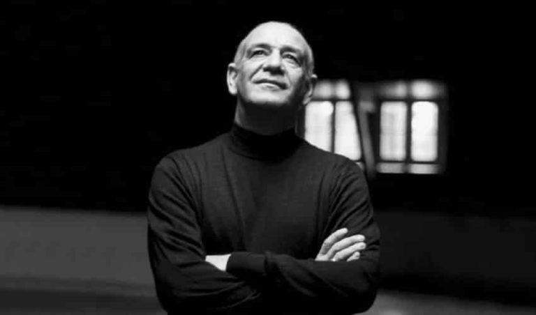 Σαν σήμερα γεννήθηκε ο σπουδαίος Δημήτρης Μητροπάνος!