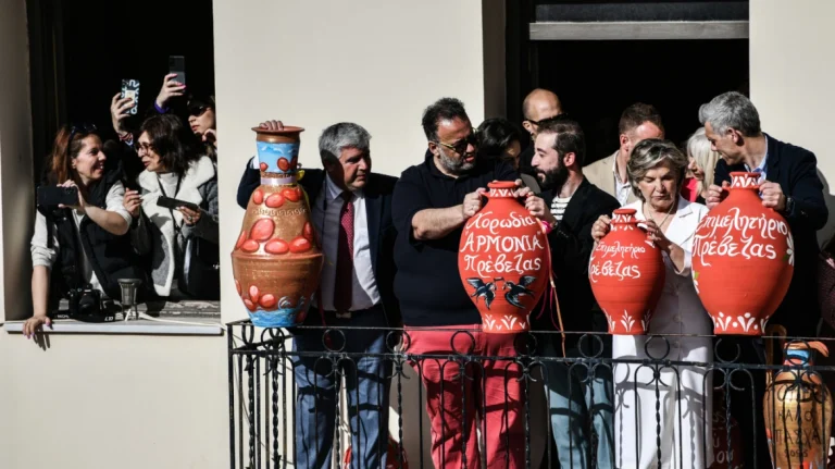 Πρέβεζα: Έσπασαν στάμνες στο «Σαϊτάν παζάρ»